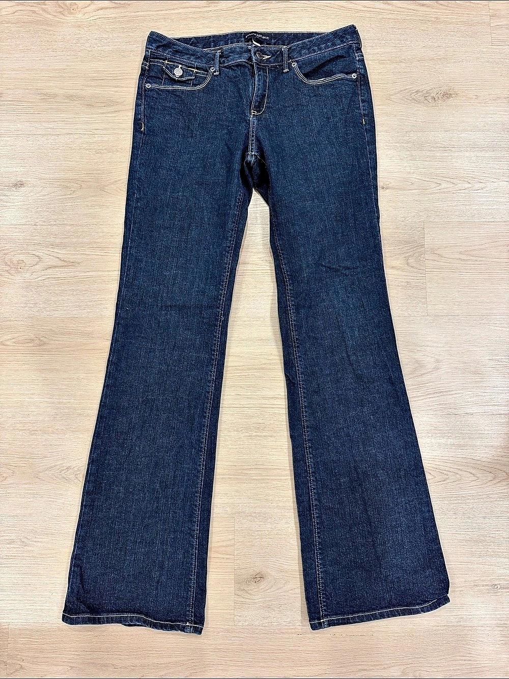 Banana Republic Flare Jeans in Blue Waist 8L Like New